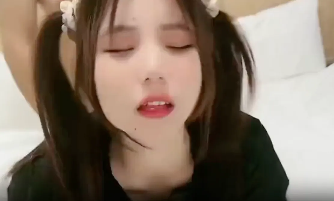 双马尾少女